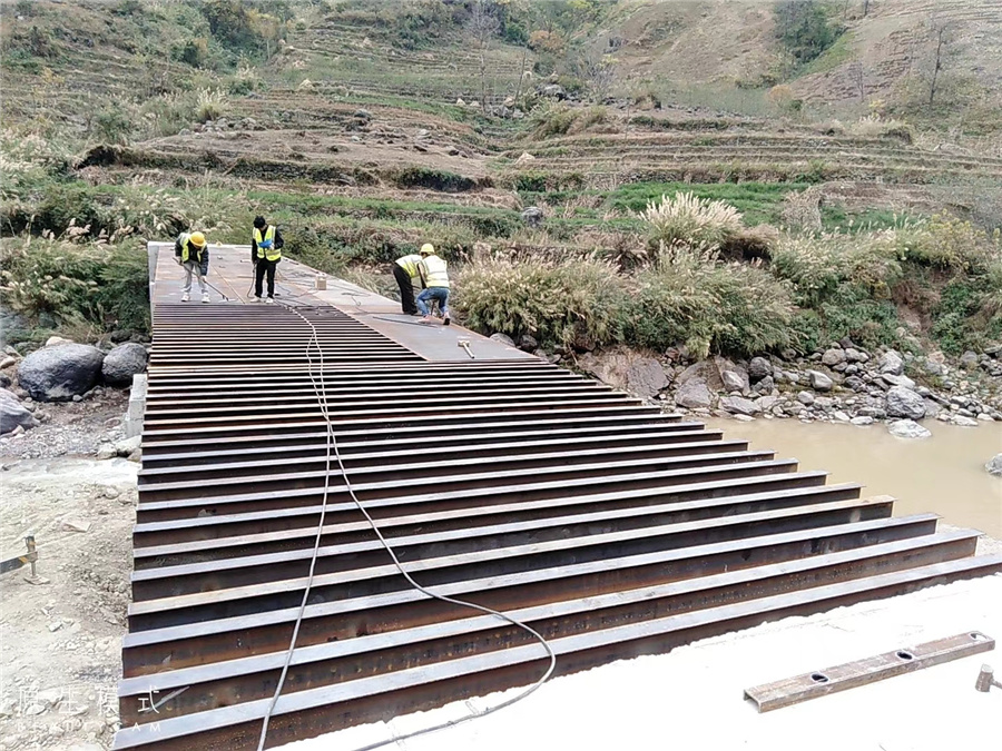 湖南浩潤路橋機(jī)械有限公司,郴州公路鋼橋設(shè)計(jì)制造加工,郴州鋼管樁橋梁設(shè)計(jì)制造加工